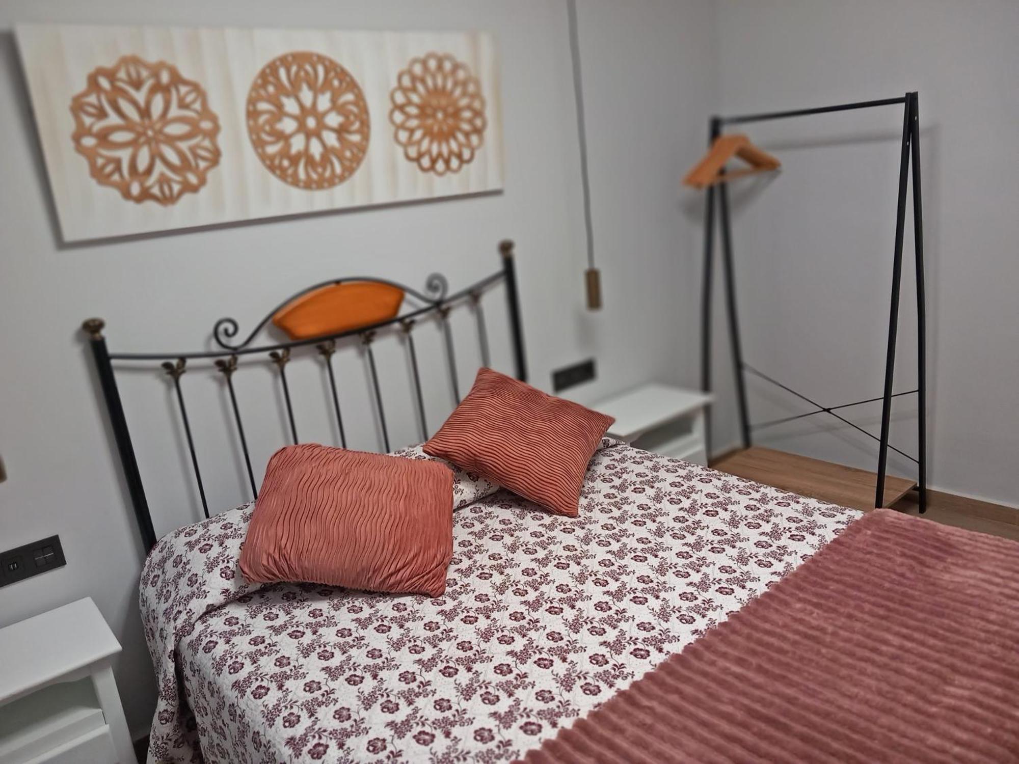 Apartamentos De La Haya & Suite Con Jacuzzi, Junto Al Teatro Romano 梅里达 外观 照片
