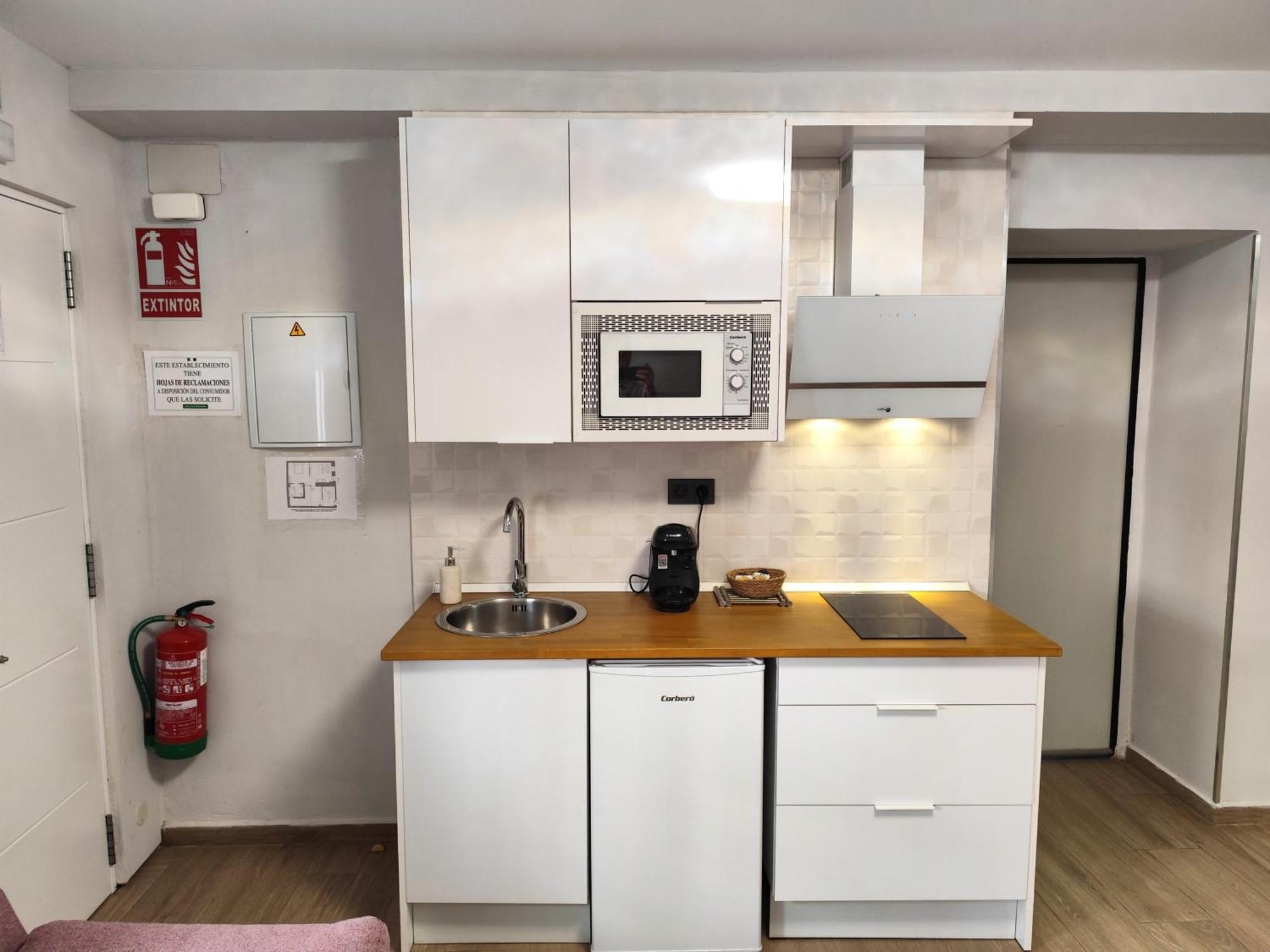 Apartamentos De La Haya & Suite Con Jacuzzi, Junto Al Teatro Romano 梅里达 外观 照片